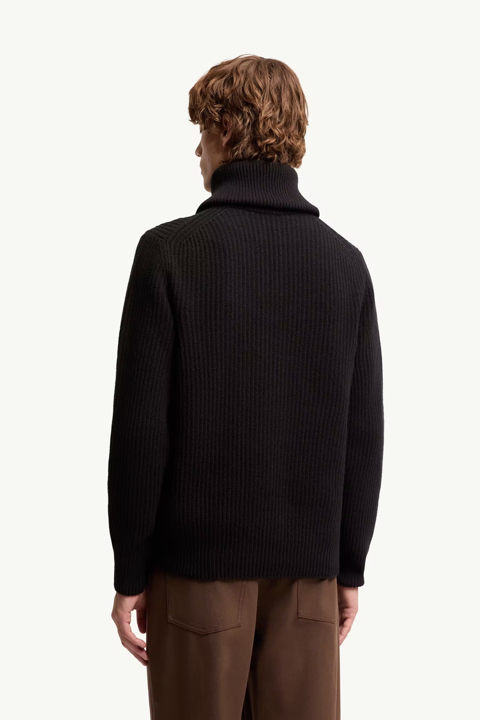 PULL À COL ROULÉ EN LAINE CÔTELÉE À LOGO