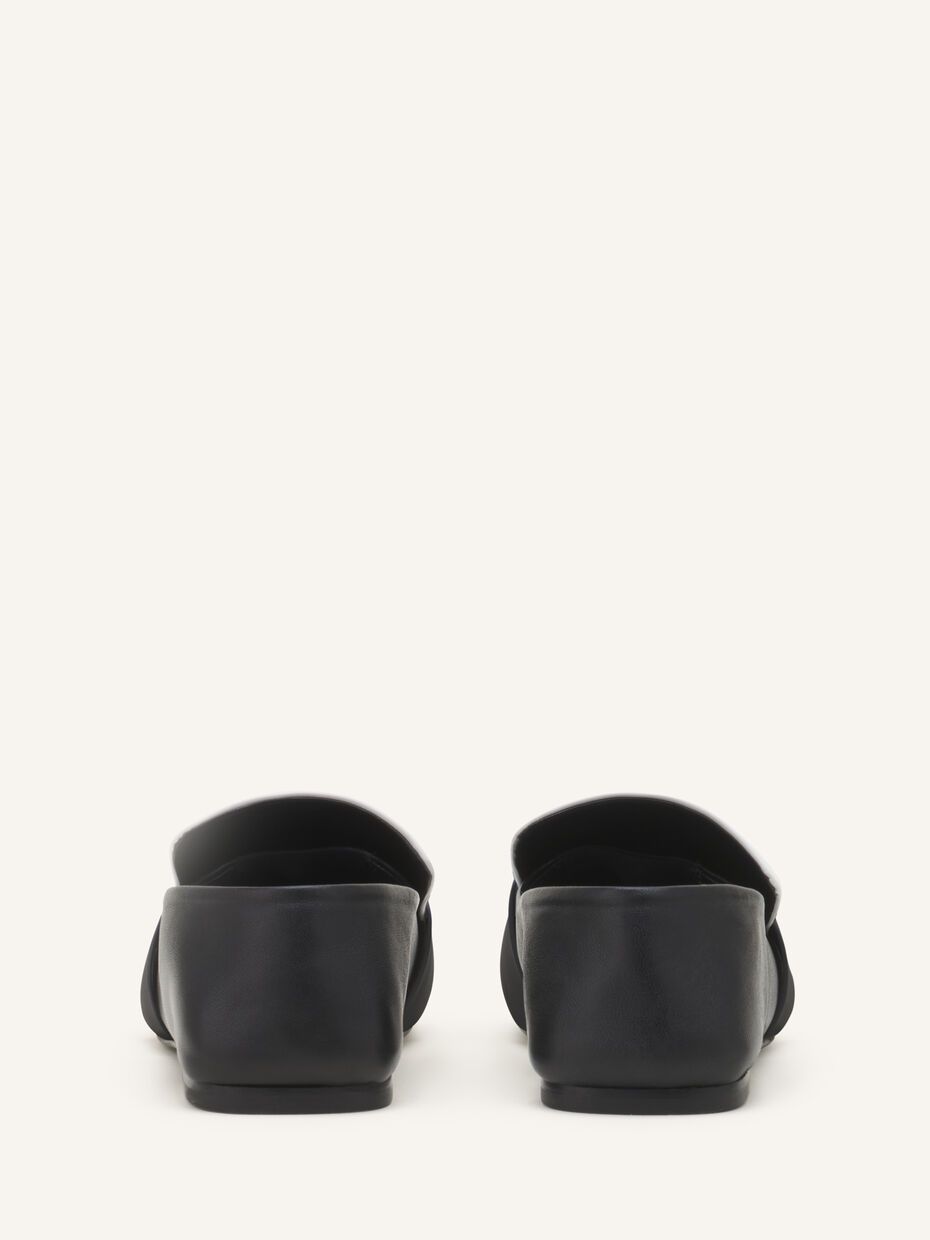 MOCASSIN MOTHER & DAUGHTER