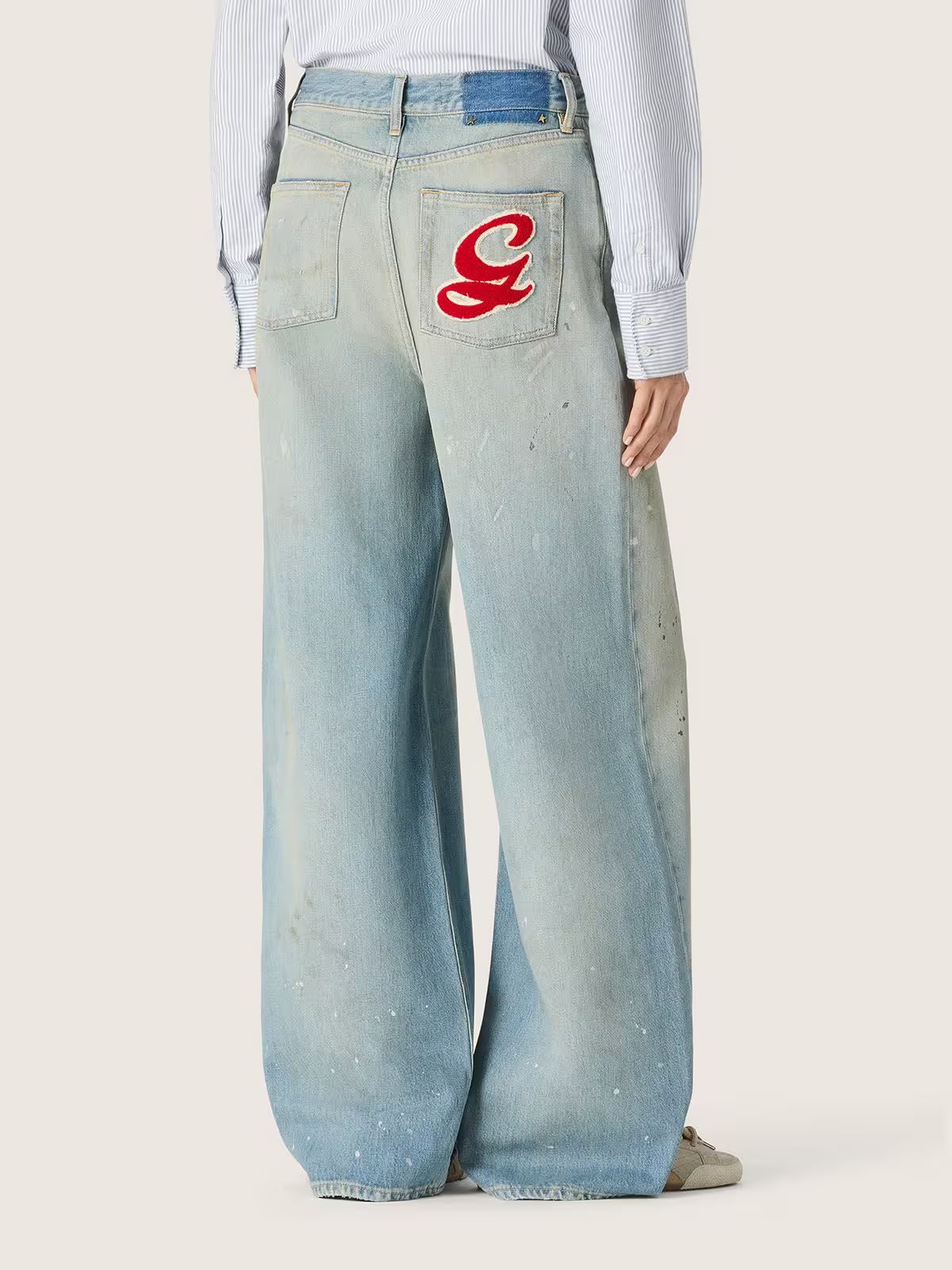 JEAN EN DENIM BLEU CIEL AVEC LOGO BRODÉ GOLDEN