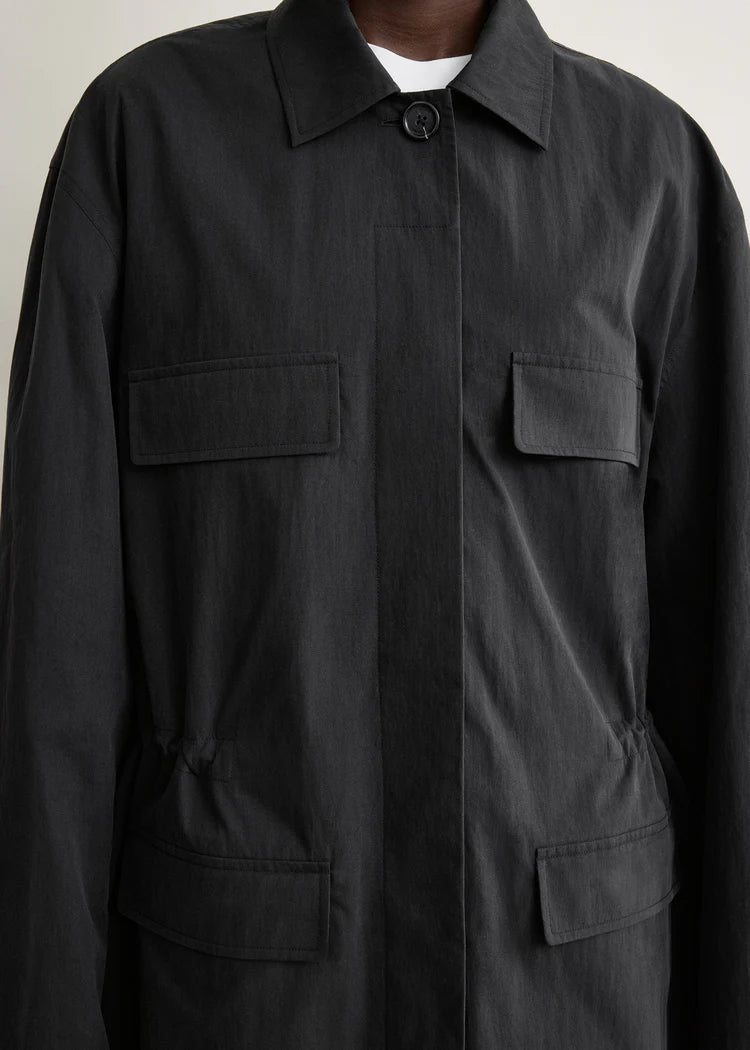 VESTE