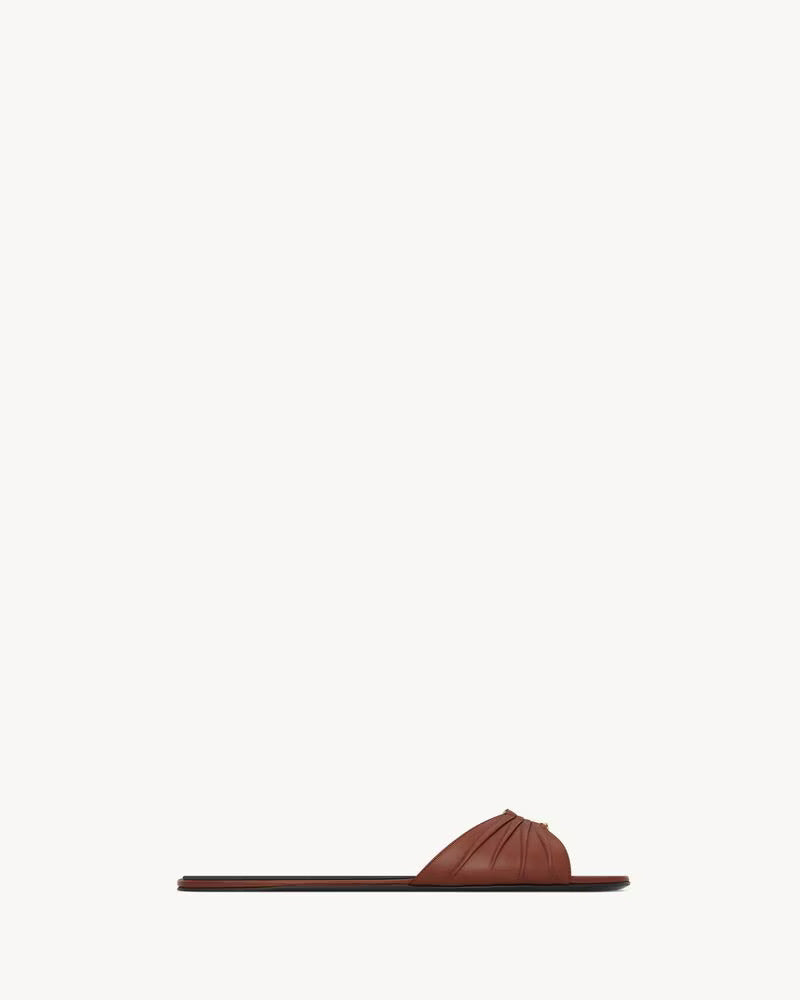 MULE PLATE BABYLONE EN CUIR LISSE