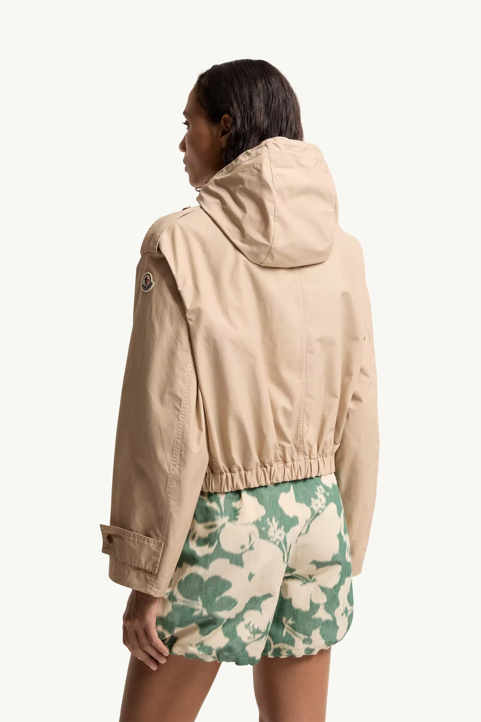 VESTE