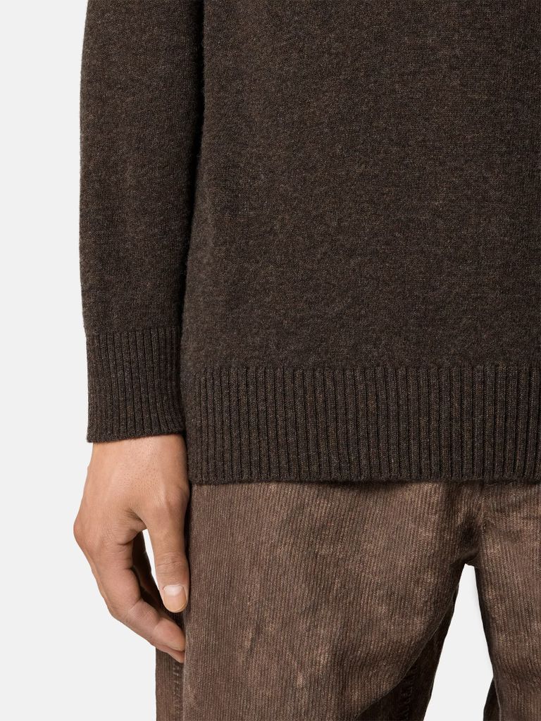 PULL COUPE AMPLE AVEC PATTE DE BOUTONNAGE