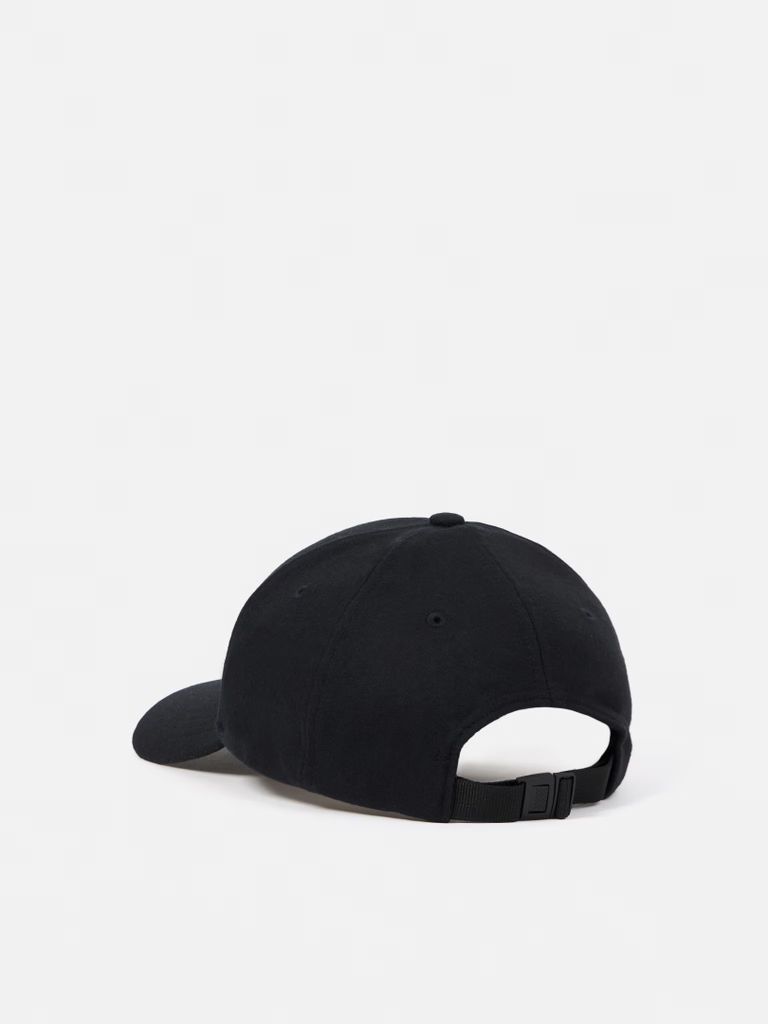 CASQUETTE AVEC PATTE RÉGLABLE