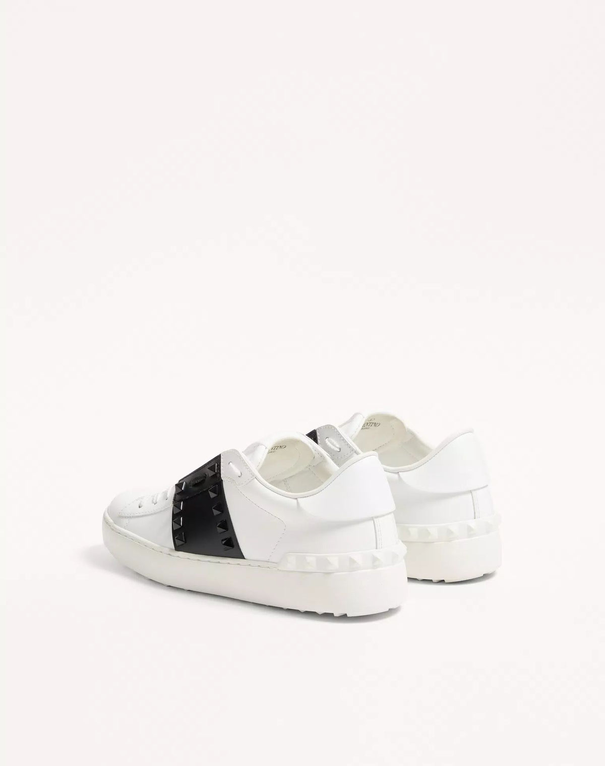 BASKET ROCKSTUD UNTITLED EN VEAU AVEC CLOUS TON SUR TON
