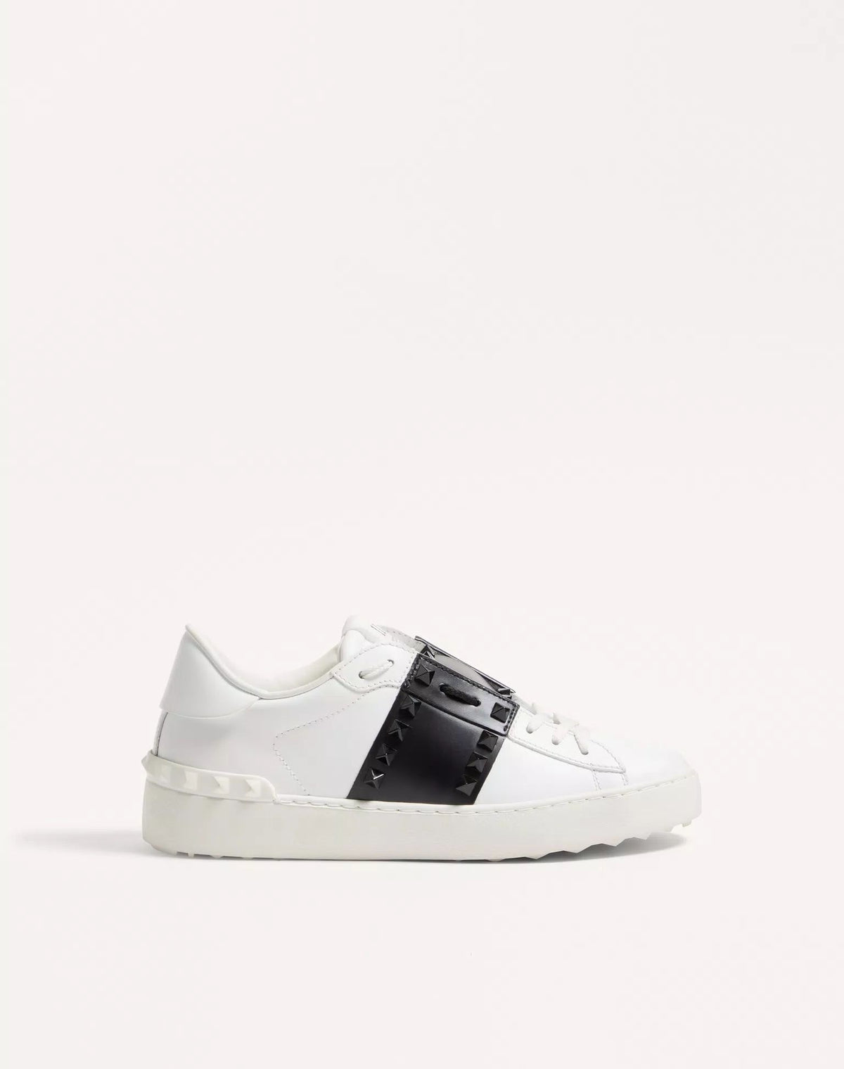 BASKET ROCKSTUD UNTITLED EN VEAU AVEC CLOUS TON SUR TON