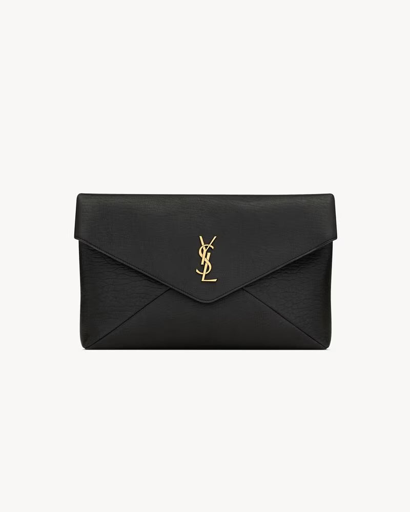 GRANDE POCHETTE CASSANDRE ENVELOPPE EN CUIR D'AGNEAU