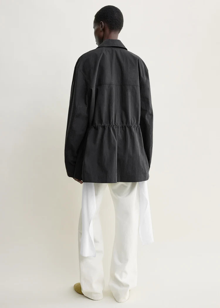 VESTE