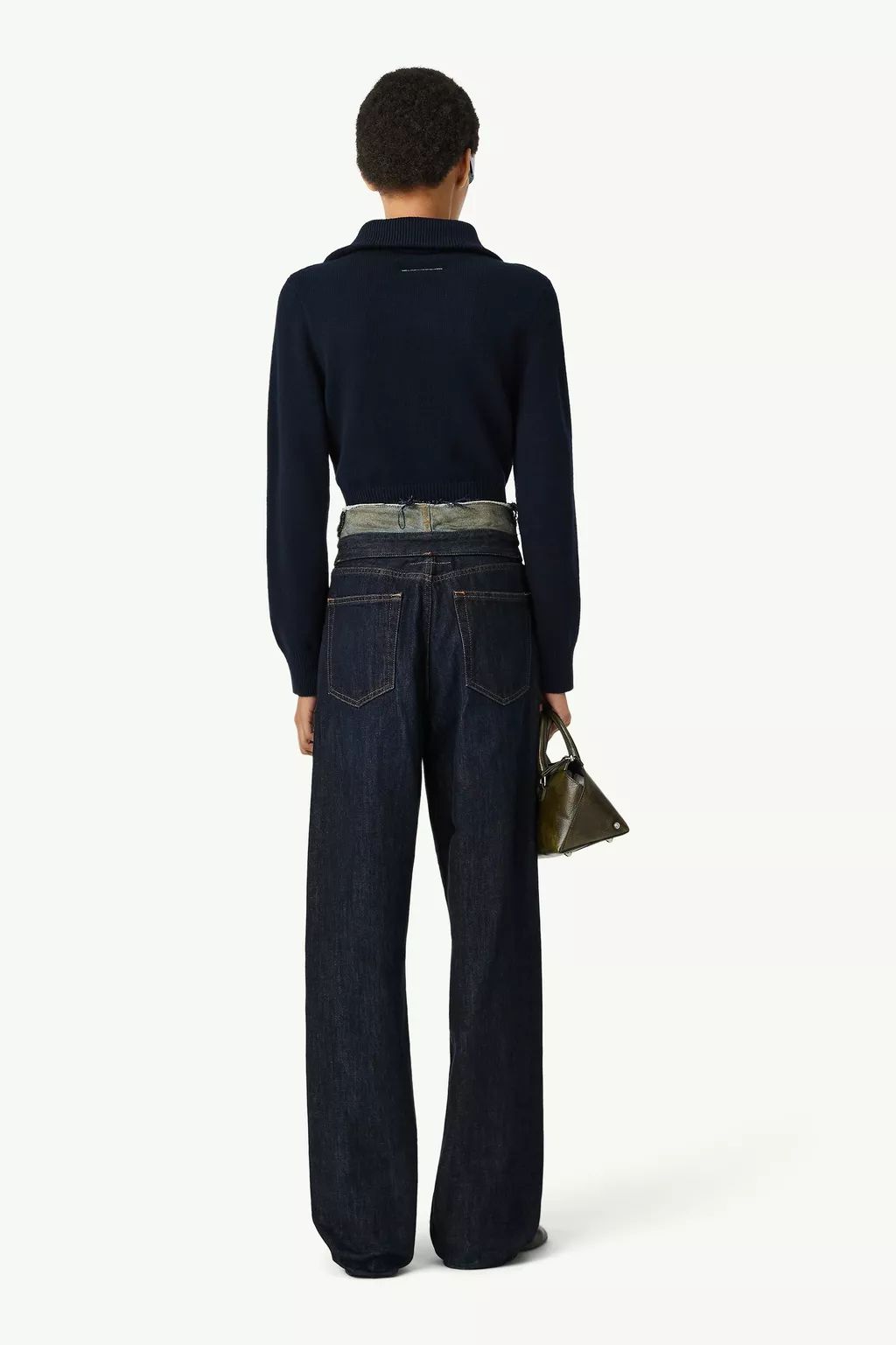 JEAN À DENIM AVEC TAILLE EFFILOCHÉE