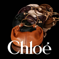 CHLOÉ, the new Bracelet bag.
.
Disponible dans votre boutique Ultima Strasbourg. 
Online www.ultimamode.com. 
.
#ultimastrasbourg #chloe #chloebag #newtrend #braceletbag #availablenow #instafashion #instastrasbourg