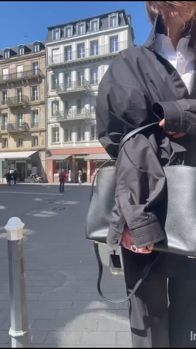 BALENCIAGA MOOD
. 
Look et accessoires disponibles dans les boutiques ULTIMA Strasbourg et sur ultimamode.com 
.
#ultimastrasbourg #balenciaga #rodeobag #totalook #fashion #instafashion #instastrasbourg