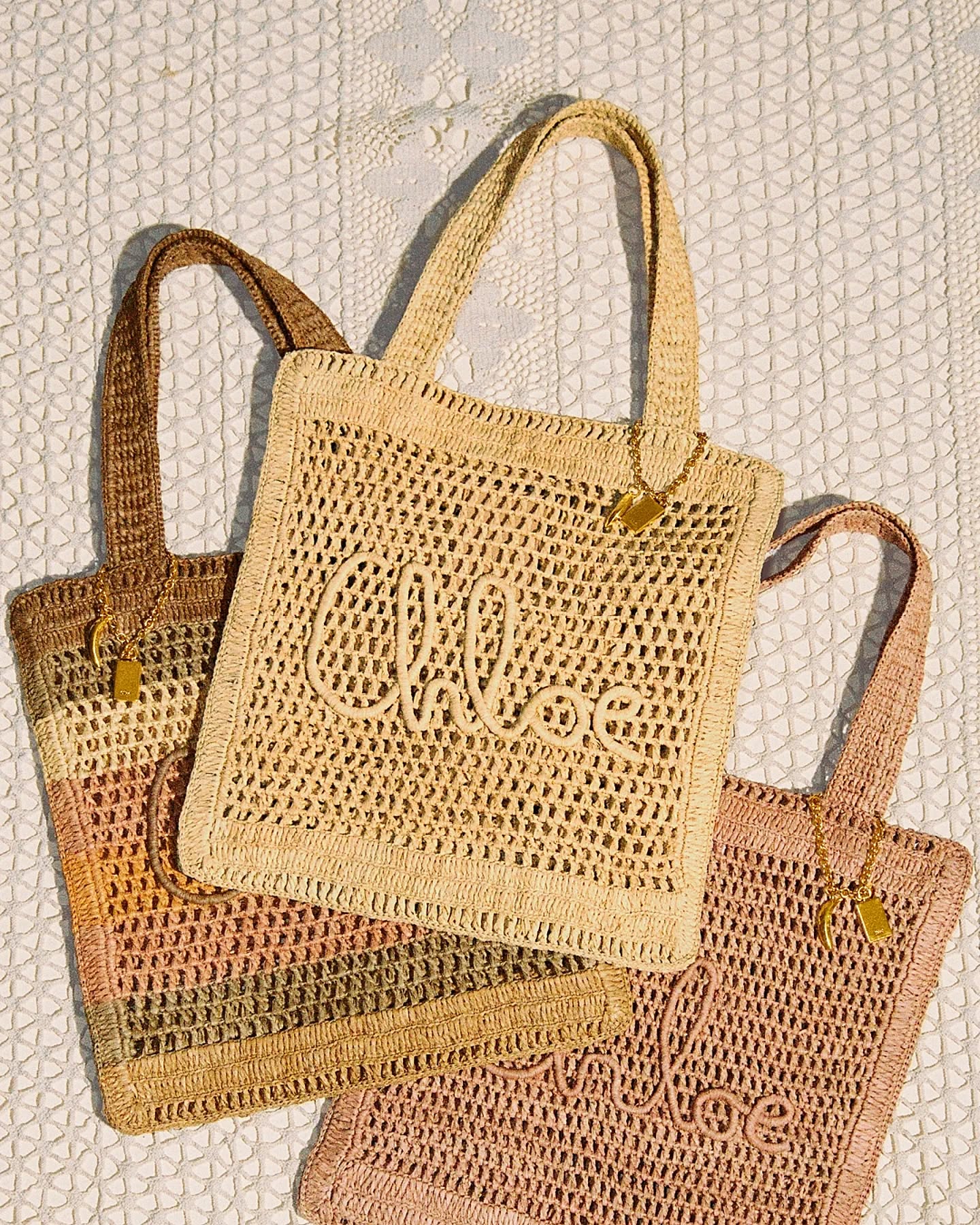 CHLOÉ à la Plage
CHLOÉ at the beach
.
Disponible dans la boutique ULTIMA Strasbourg et sur notre site online www.ultimamode.com 
.
#ultimastrasbourg #chloe #chloebag #atthebeach #plage #summercollection #trendy #instafashion #fashionnista #instastrasbourg